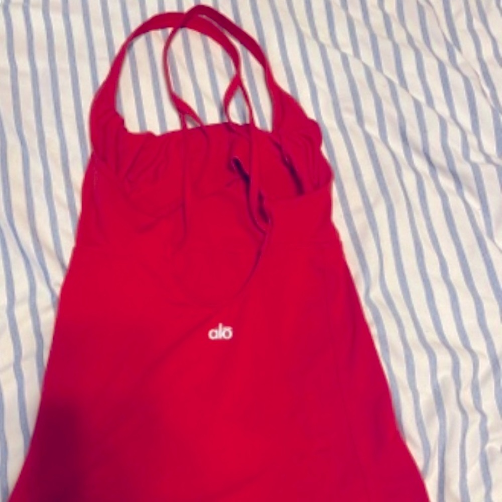 ALO YOGA TANK TOP WITH BUILT IN BRA